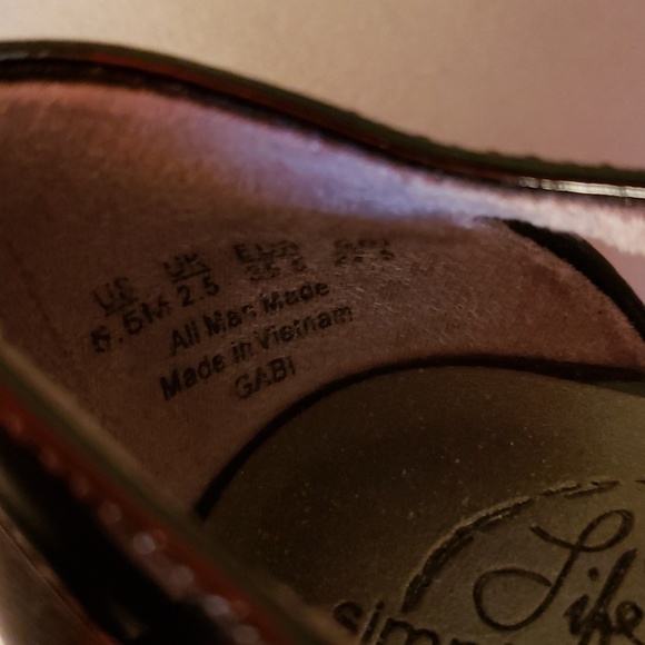 Life Stride Gabi Lady's Kitten Heeled Shoes with Cut Outs - Picture 5 of 5